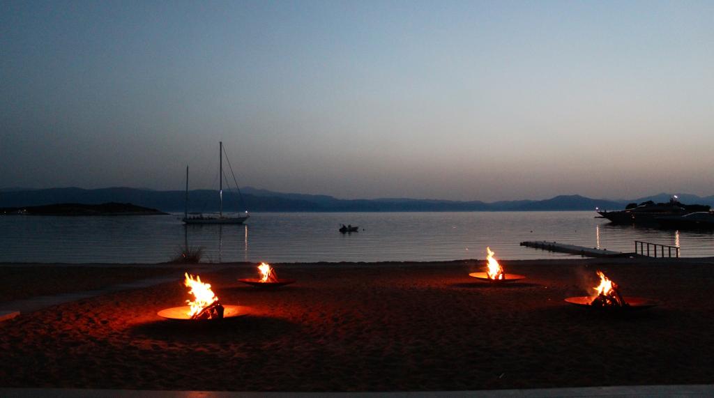 M&G Amanzoe pre-wedding beach party - Image 5