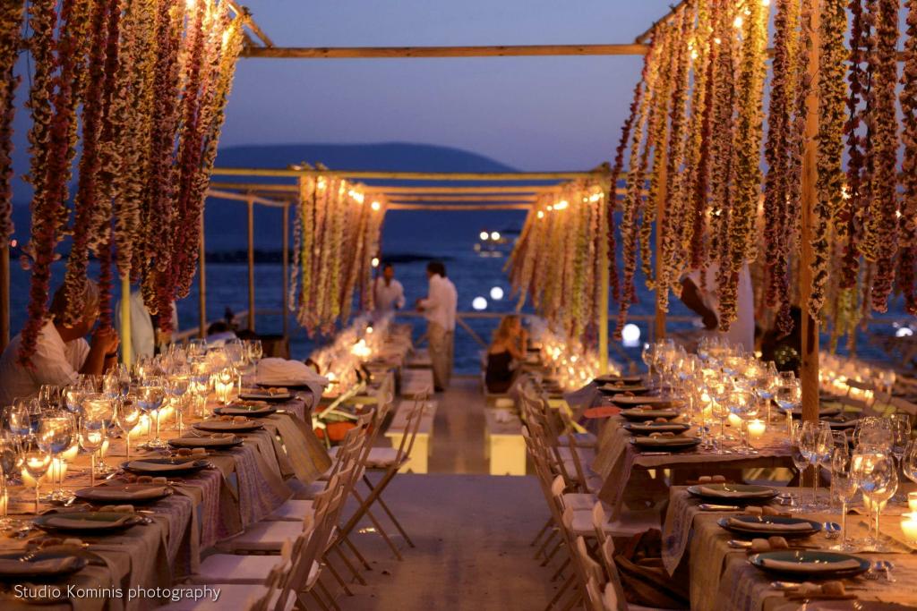 M&G Schoinousa wedding - Image 28